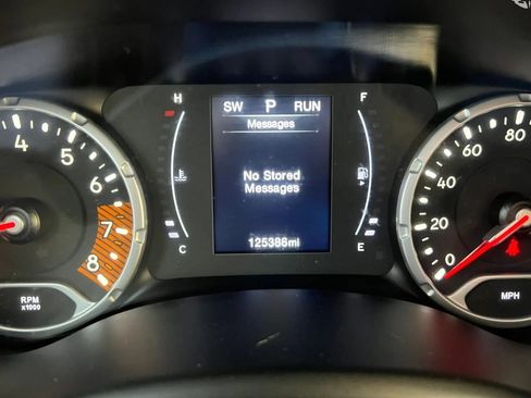 Used 2020 Jeep Renegade Latitude w/ Cold Weather Group AWD/4WD image 17