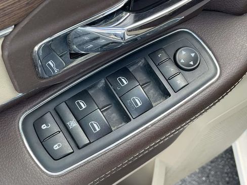 Used 2019 RAM 1500 Laramie w/ Convenience Group AWD/4WD image 17