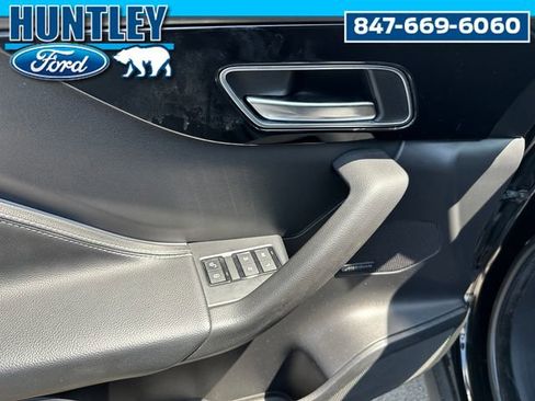 Used 2020 Jaguar F-PACE R-Sport image 21