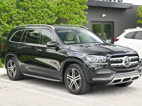Used 2021 Mercedes-Benz GLS 450 4MATIC image 3