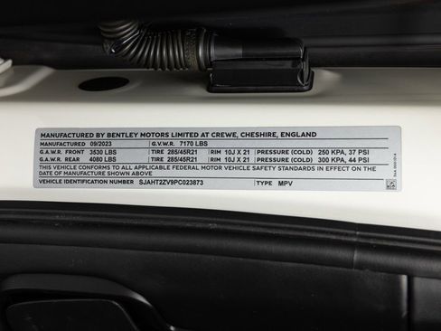 Used 2023 Bentley Bentayga Extended Wheelbase image 96