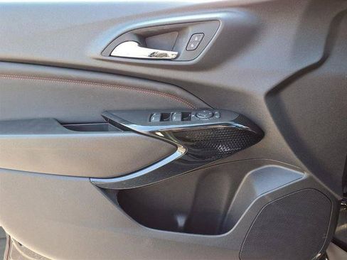 New 2026 Chevrolet Trax RS w/ Sunroof Package FWD image 17