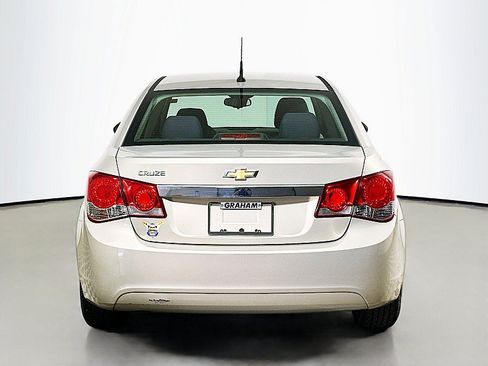 Used 2012 Chevrolet Cruze LS w/ Connectivity Package FWD image 6