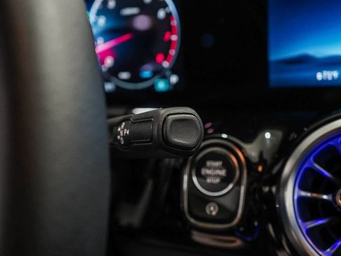 Used 2025 Mercedes-Benz GLA 250 image 24