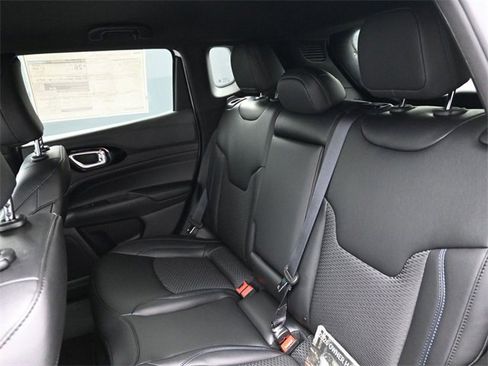 New 2026 Jeep Compass Latitude image 18