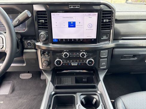 New 2026 Ford F250 Lariat w/ Black Appearance Package AWD/4WD image 30