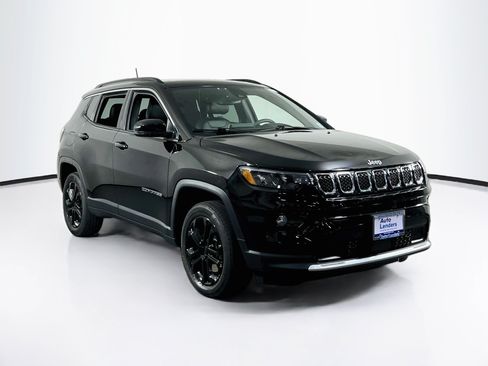 Used 2023 Jeep Compass Limited w/ Sun and Sound Group AWD/4WD image 3