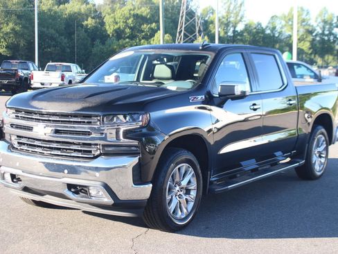 Used 2022 Chevrolet Silverado 1500 LTZ AWD/4WD image 3