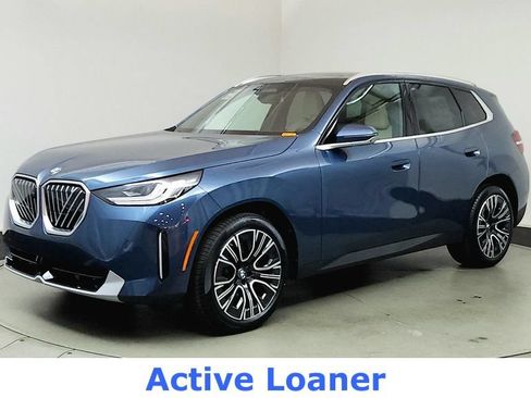 Used 2025 BMW X3 xDrive30i w/ Premium Package AWD/4WD image 3