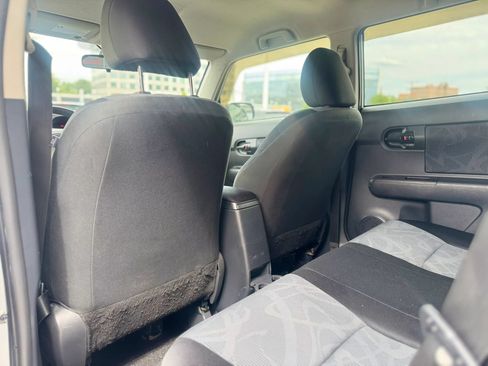 Used 2012 Scion xB FWD image 26