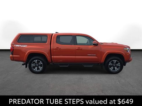 Used 2018 Toyota Tacoma TRD Sport AWD/4WD image 5