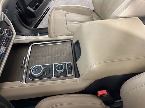 Used 2023 Ford Expedition Limited image 30
