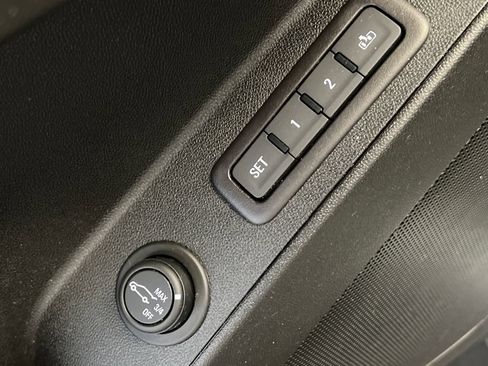 Used 2018 Chevrolet Equinox Premier AWD/4WD image 32