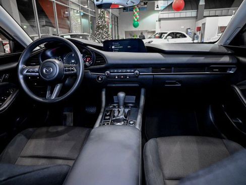Used 2021 MAZDA MAZDA3 s image 24