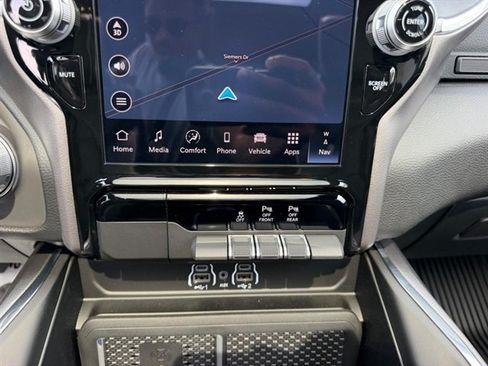 New 2026 RAM 1500 Laramie AWD/4WD image 16