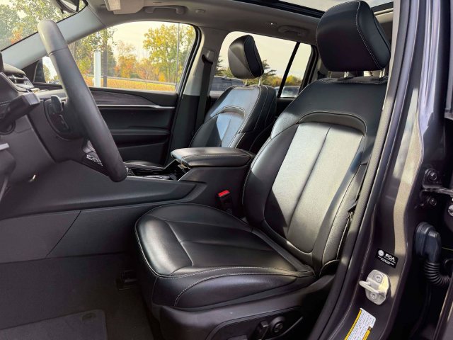 Used 2023 Jeep Grand Cherokee Limited AWD/4WD image 18