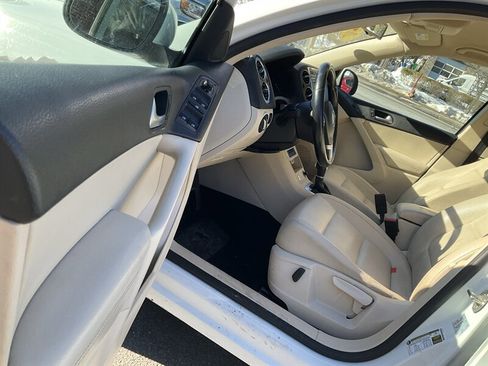 Used 2017 Volkswagen Tiguan S image 19