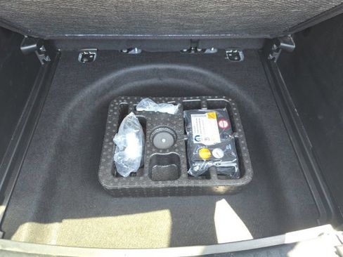Used 2024 Jeep Compass Latitude AWD/4WD image 11