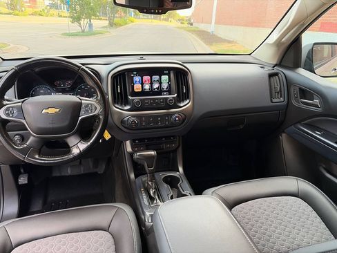 Used 2017 Chevrolet Colorado Z71 AWD/4WD image 11