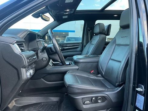 Used 2021 GMC Yukon XL Denali w/ Denali Premium Package image 23