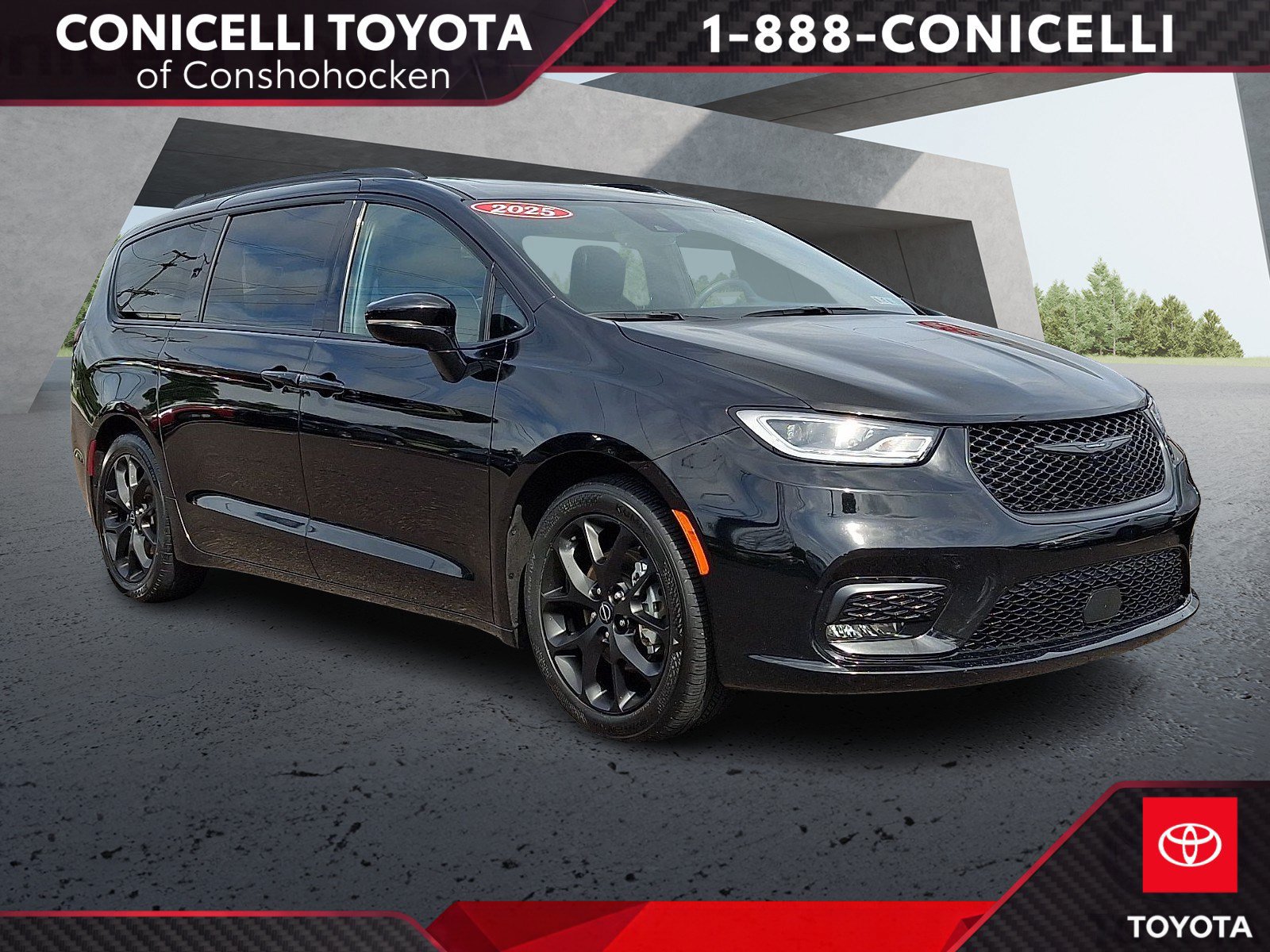 Used 2025 Chrysler Pacifica Limited FWD image 1