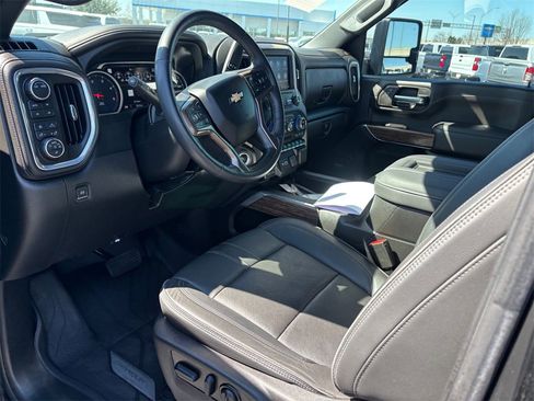 Certified 2022 Chevrolet Silverado 2500 High Country w/ Safety Package II image 5