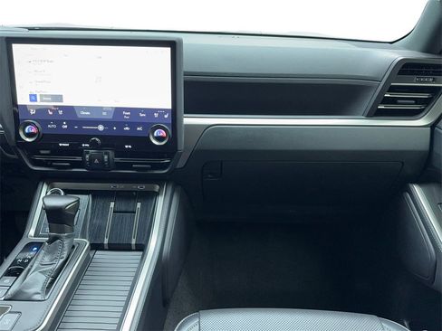 Used 2025 Lexus GX 550 w/ Accessory Package (2T) image 19