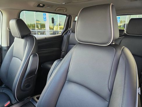 Used 2025 Honda Odyssey Touring image 13