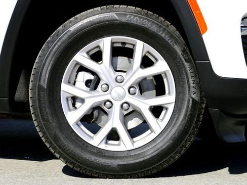 Used 2022 Jeep Grand Cherokee Limited image 2