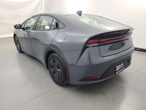 Used 2025 Toyota Prius LE image 6
