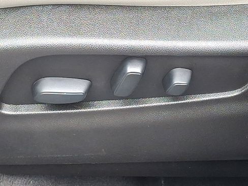 Used 2019 Cadillac XT4 Luxury w/ Cold Weather Package image 26