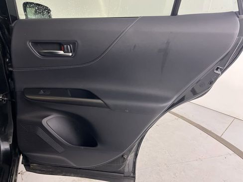 Used 2022 Toyota Venza Limited image 29