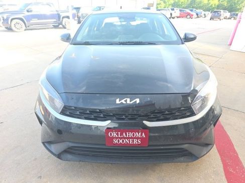 Used 2023 Kia Forte LXS FWD image 3