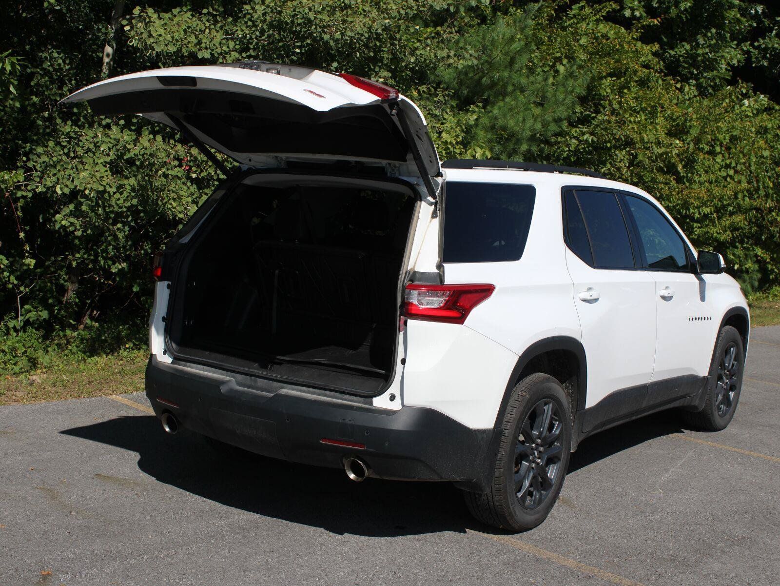 Used 2021 Chevrolet Traverse RS w/ LPO, Floor Liner Package AWD/4WD image 7