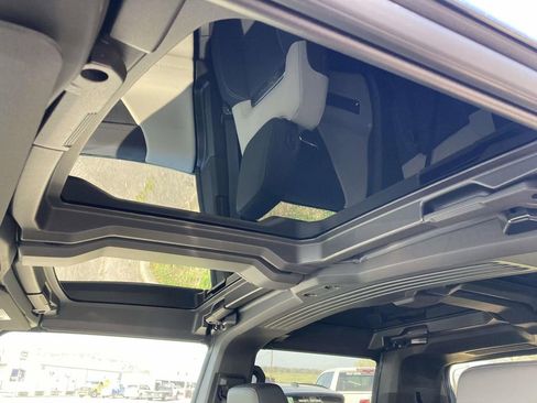 New 2026 GMC Hummer EV 4x4 Crew Cab w/ LPO, Dark Essentials Package image 17