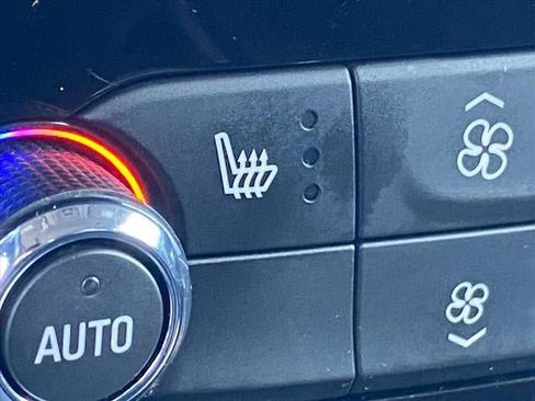 Used 2021 Buick Enclave Essence w/ LPO, Touring Package image 19