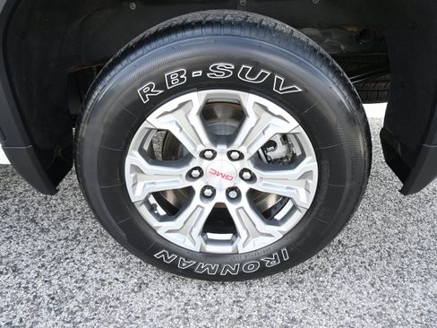 Used 2025 GMC Sierra 1500 SLT RWD image 8