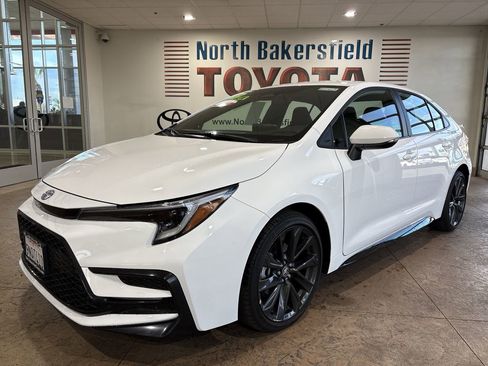 Certified 2025 Toyota Corolla SE image 1