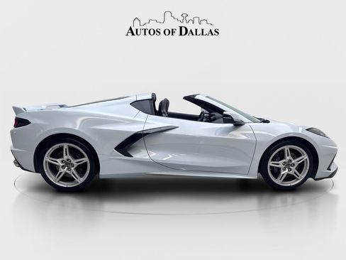 Used 2021 Chevrolet Corvette Stingray Coupe w/ Z51 Performance Package RWD image 10