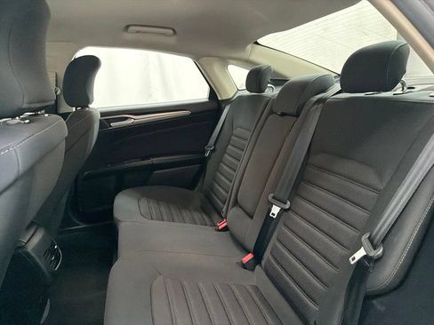 Used 2019 Ford Fusion SE FWD image 24