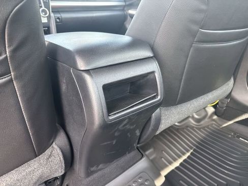 Used 2012 Toyota Camry SE FWD image 19