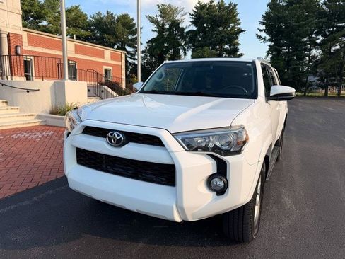 Used 2015 Toyota 4Runner SR5 AWD/4WD image 2