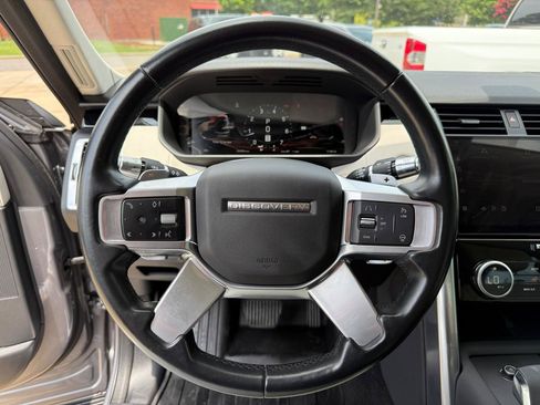 Used 2022 Land Rover Discovery S AWD/4WD image 19