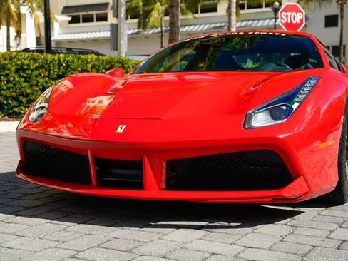 Used 2018 Ferrari 488 GTB image 41