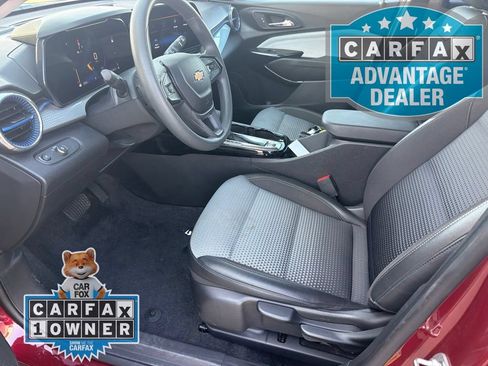 Certified 2025 Chevrolet Trax LT FWD image 8