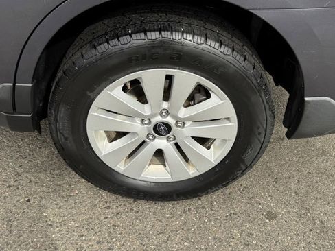 Used 2015 Subaru Outback 2.5i Premium AWD/4WD image 9