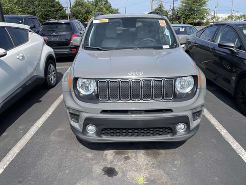 Used 2020 Jeep Renegade Latitude w/ Popular Equipment Group FWD image 2