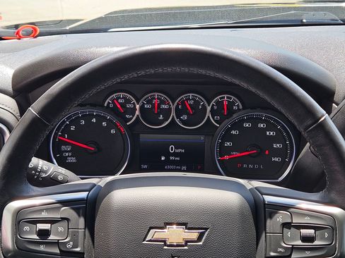 Used 2022 Chevrolet Silverado 1500 LT AWD/4WD image 16