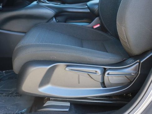 Used 2024 Honda HR-V LX image 10