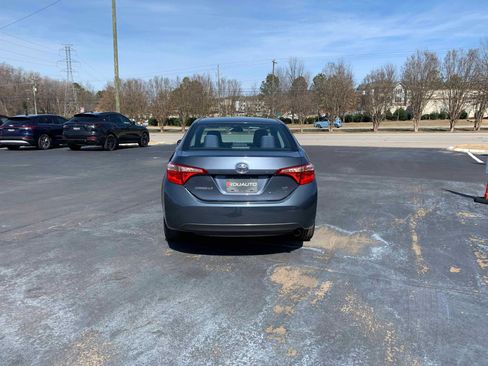 Used 2019 Toyota Corolla LE image 9
